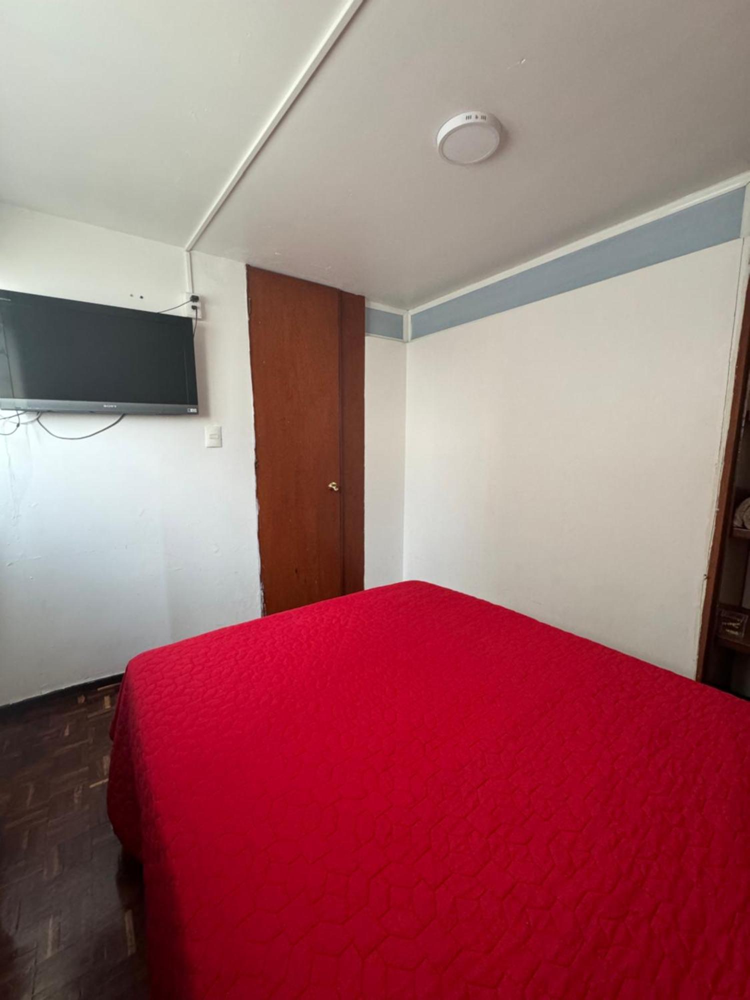 Habitacion Economica Y Pequena Con Bano Privado Cerca Del Centro Historico Città del Messico Esterno foto